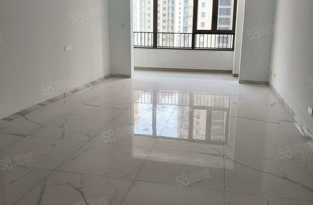 国岳府  4室150万 免大税带车位储藏室 可按揭