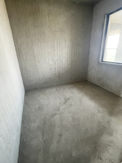 信江国际3室2厅2卫106㎡南北48万