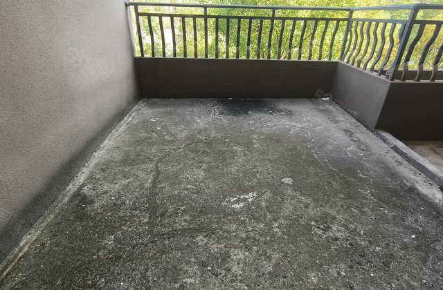 中铁龙盘湖世纪山水(公寓住宅)6室3厅194.58㎡90万二手房图片