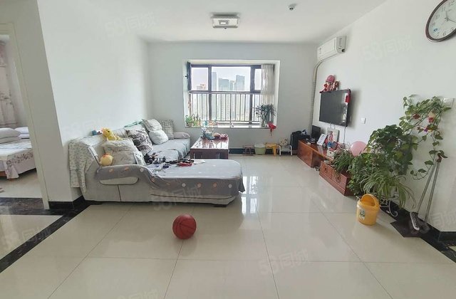 中央帝景 中间楼层 边户142.9平 162万储藏室 免大税