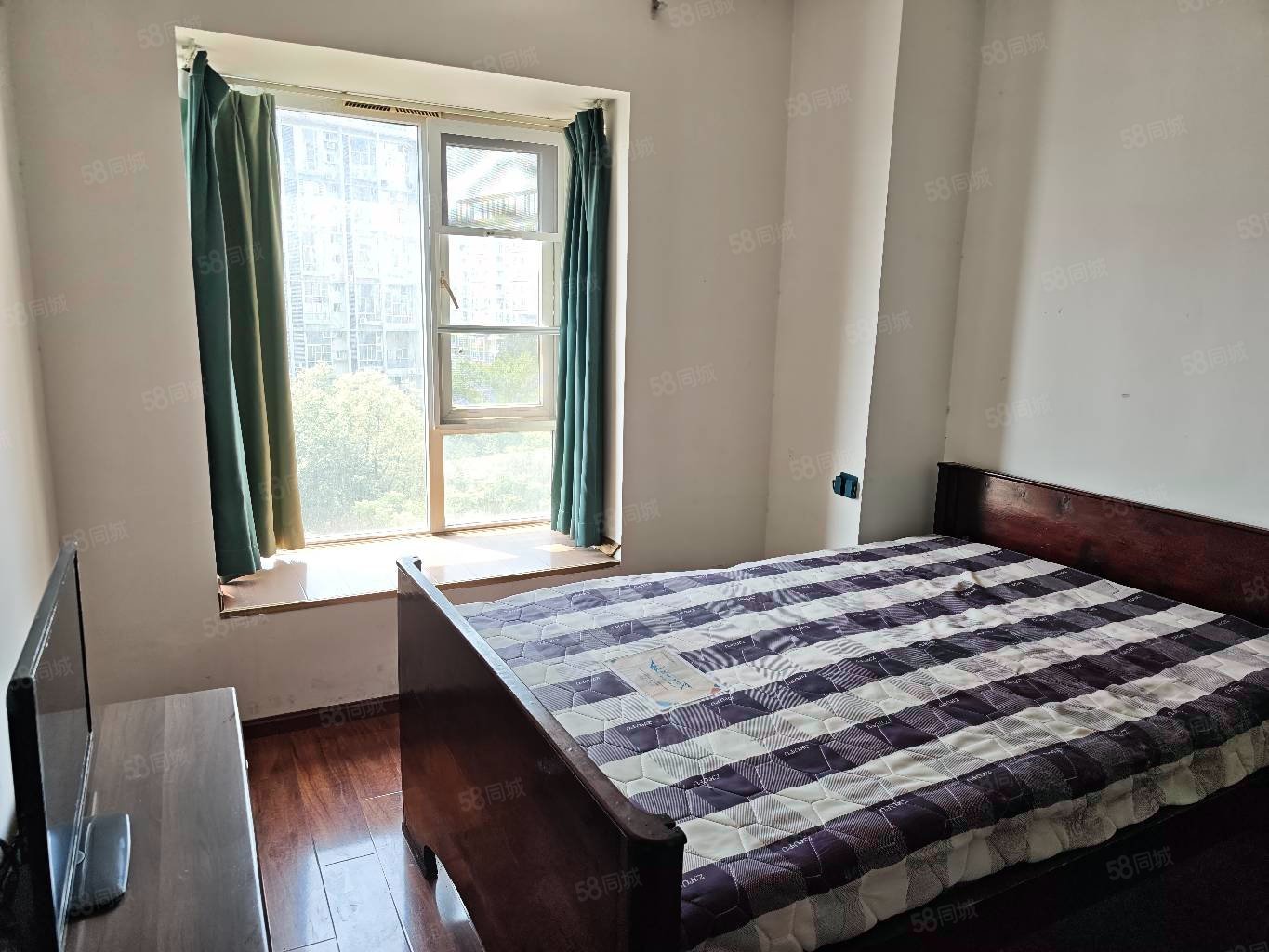 凤栖桐2室1厅1卫65.1㎡南114万