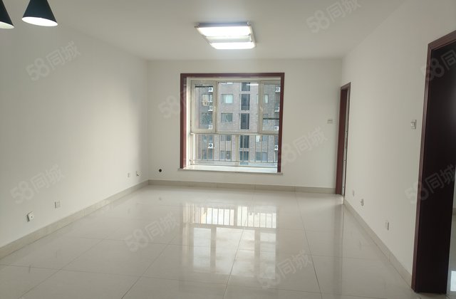 急售 阿尔卡迪亚 三室两厅两卫 免大税 送储藏室