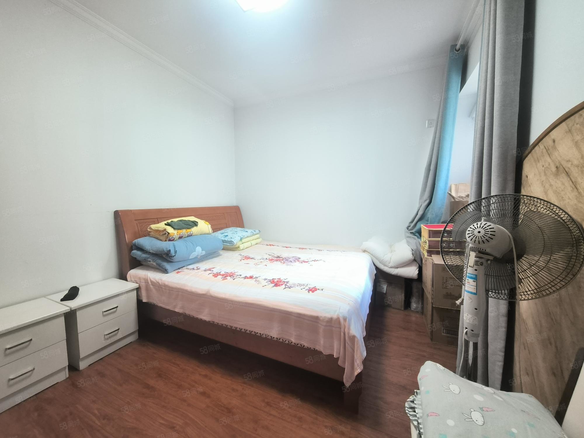 国瑞蓝山郡3室2厅2卫128.5㎡南北71万