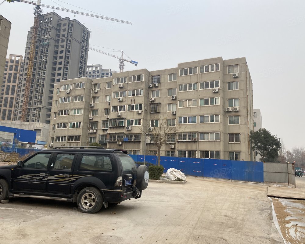 山铝体育馆小区