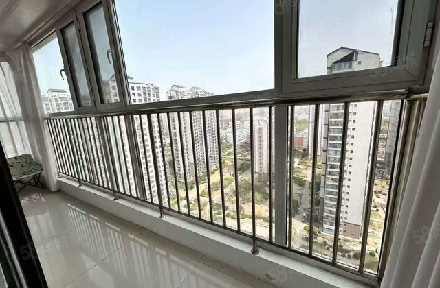 二中文苑 ，大三居，边户，带车位储藏室，大学城 海德公园