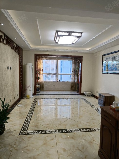 【10图】棕榈城 7楼138平 三室两厅 带车储 140万,齐华棕榈城-淄博58