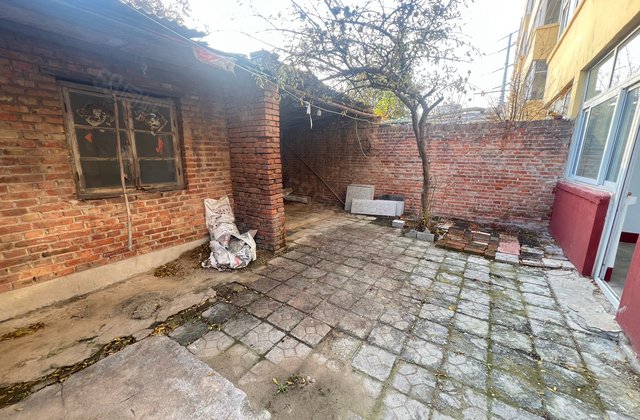 建设东路 42万买一楼带院子 鲁西化工家属院，  房