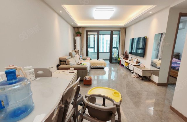 急售 新一中 精装修 三室两厅 临近民生   民生凤凰城