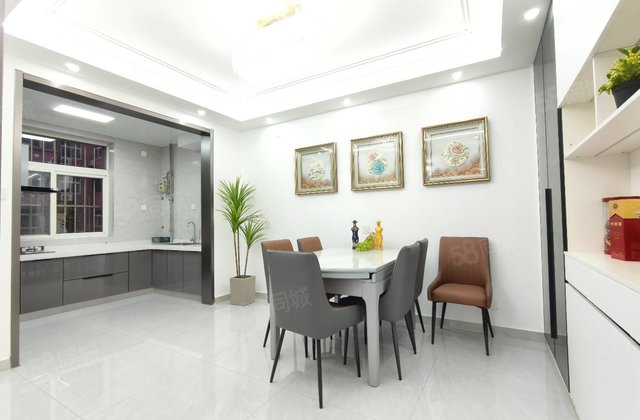 急售 湖边 精装三室两卫   楼层 性价比  观澜城市主人