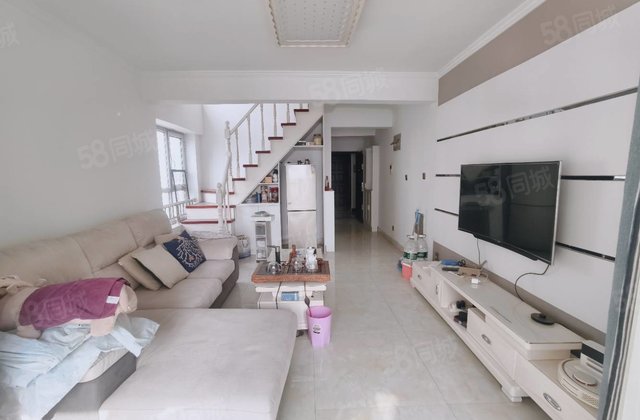 开发区 当代国际 复式 两室两卫 南向边户 精装送储藏室按揭