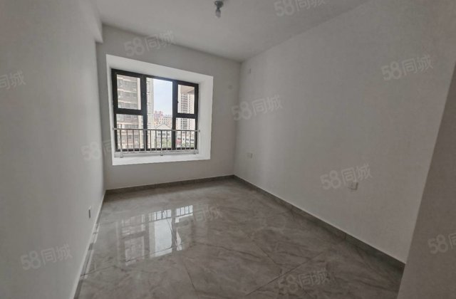 万达，江山印，三室两卫，送车位储藏室，好楼层，边户，随时看房