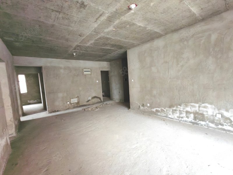 豪庭春天3室2厅2卫132.5㎡南北88万