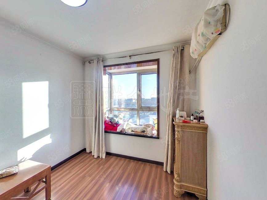 星光公寓3室2廳2衛(wèi)146.24㎡東南502萬