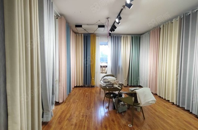 民生凤凰苑2号院一楼带下沉带院子有车位