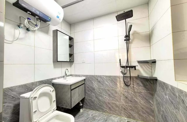 洋浦壹号(二期)3室2厅124.34㎡69万二手房图片