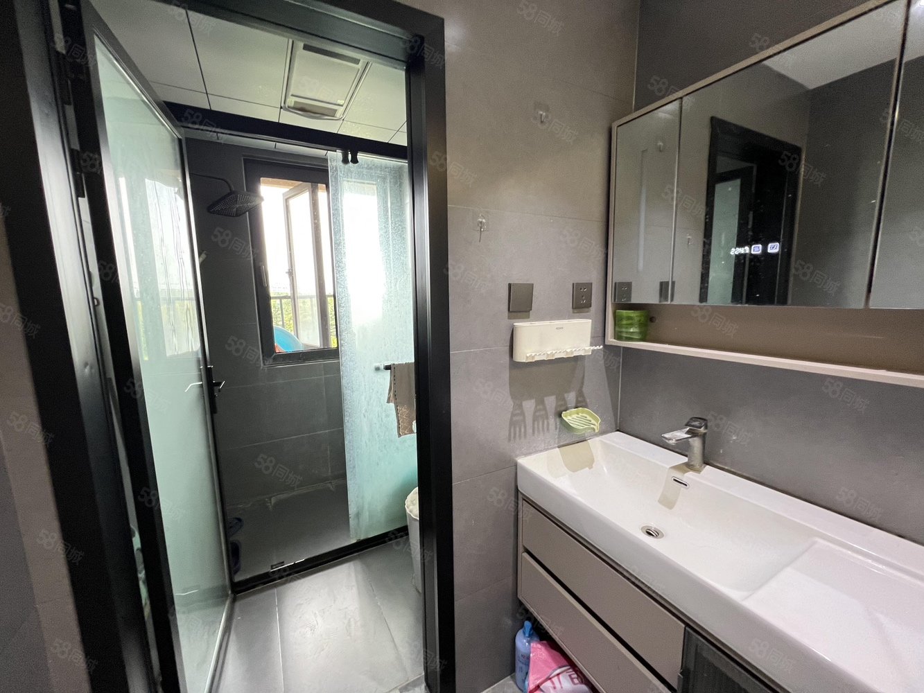 皖新江山樾3室2厅2卫118㎡南北82万