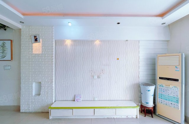 岳庄花园 多层好楼层 单价4000多 郁光