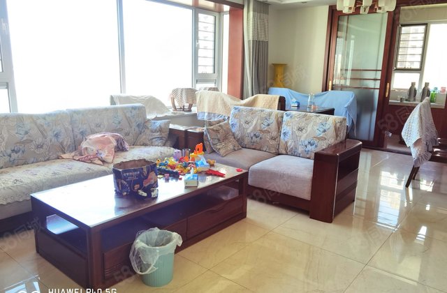 昌润莲城瑞荷园西边户，精装修三室两卫，带储藏室