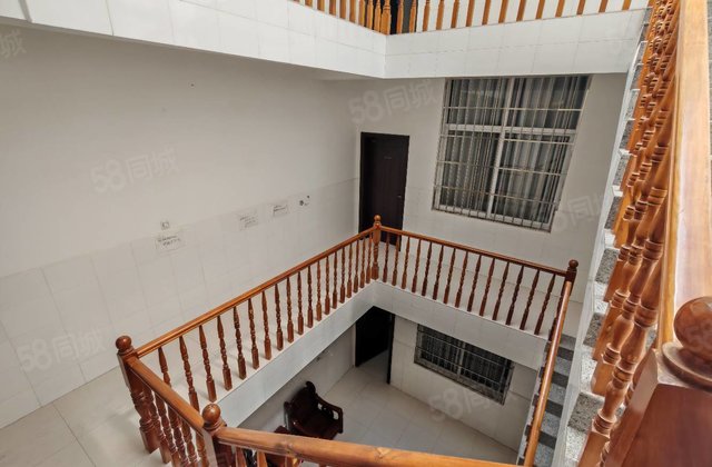 七花南路95号小区4室2厅460㎡196万二手房图片