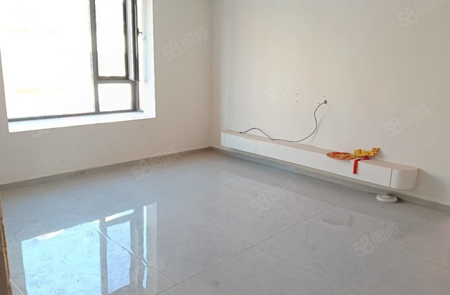 七中，光明小雪，精装三室边户，地暖，水晶城，云麓九里