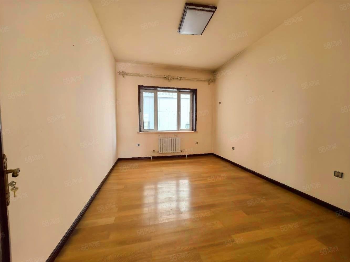 碧水莊園5室2廳5衛(wèi)344㎡南北1700萬