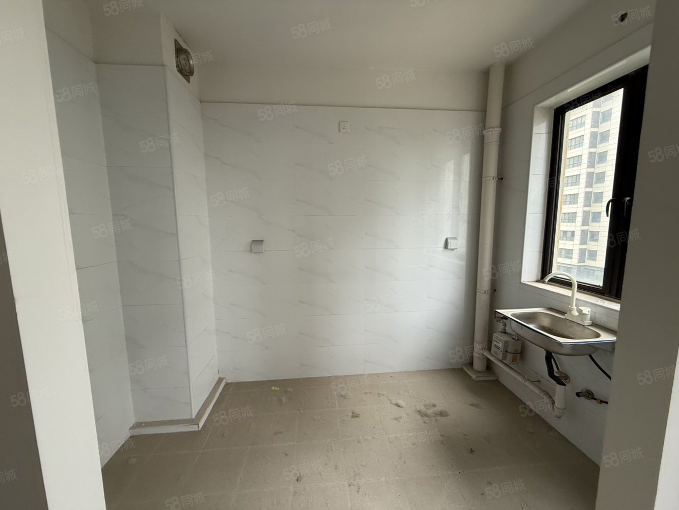 城投五里高小区4室2厅2卫120㎡南北38万