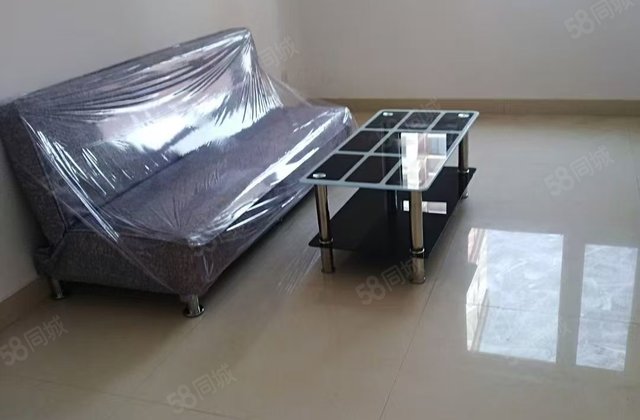 房东诚心卖 先锋翡翠湾 电梯房 楼龄新 急用钱可议，送地下室