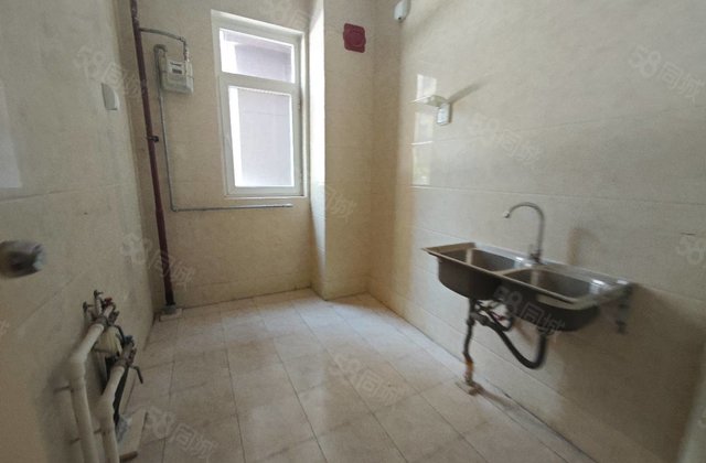 电大路附近 带车位储藏室