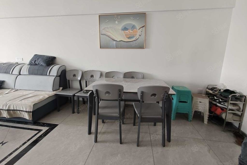 新苑名府2室2厅1卫94㎡南北40万