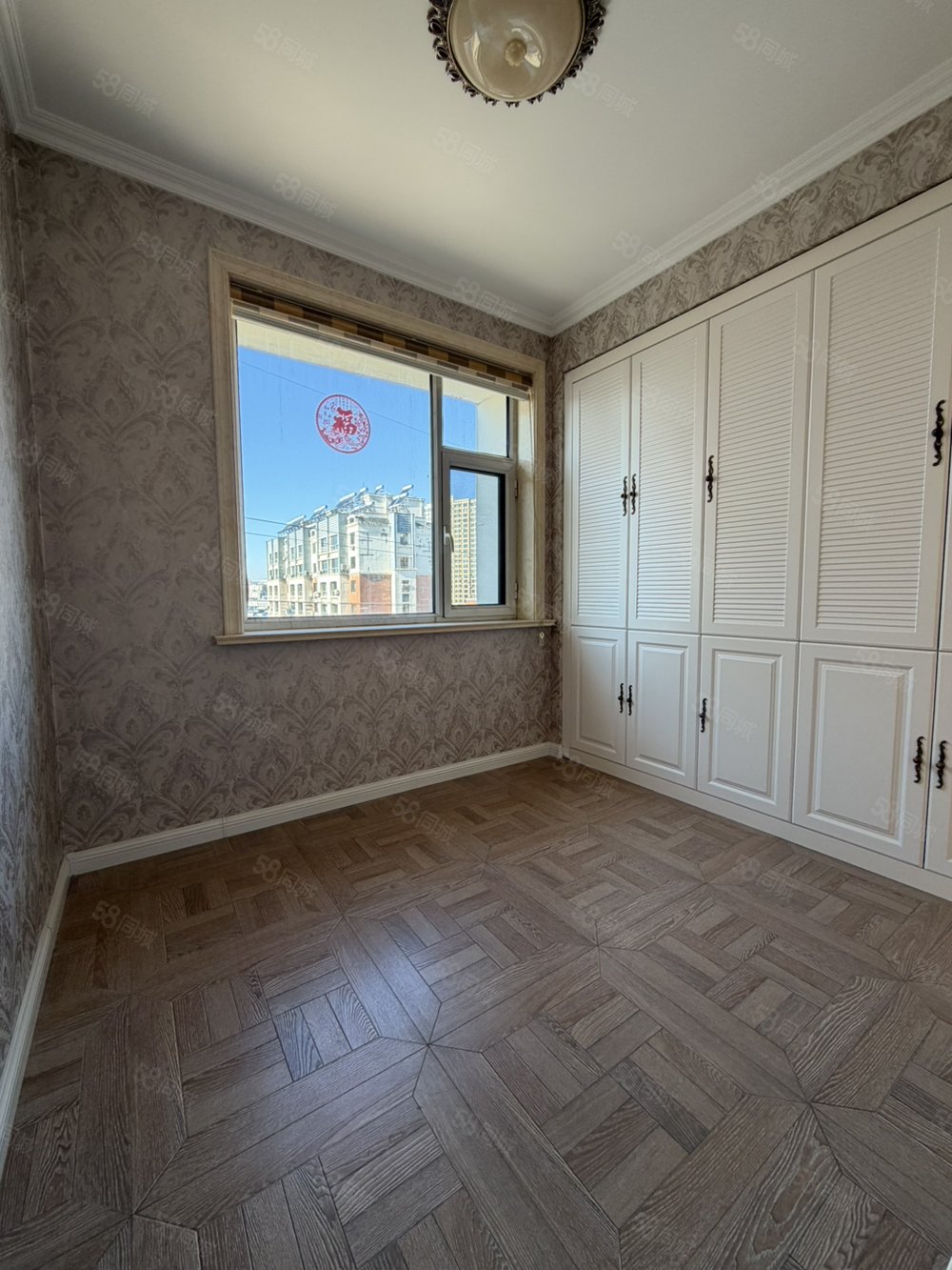 东艺春城3室2厅1卫112㎡南北56万