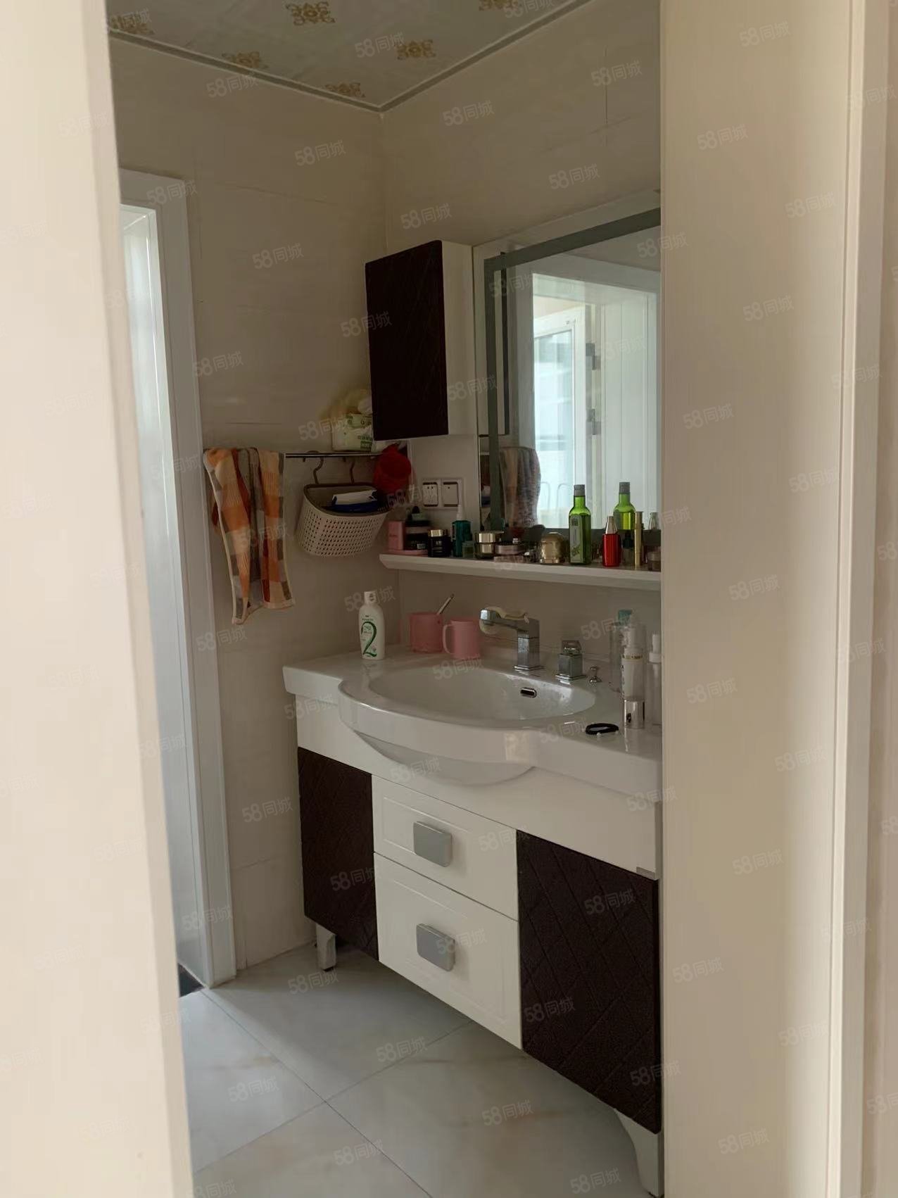 丽阳春都3室2厅2卫128.88㎡南82万