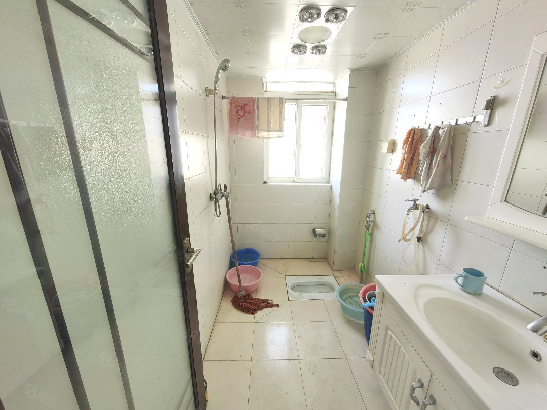 自然巷家天下小区3室2厅2卫138㎡南北46万