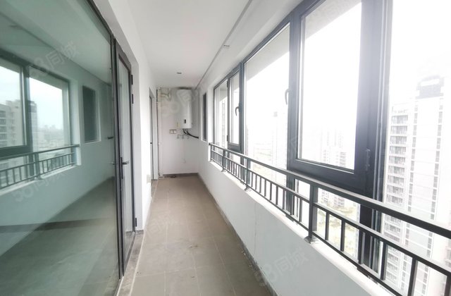 旭辉银盛泰博观天成4室2厅142㎡110万二手房图片