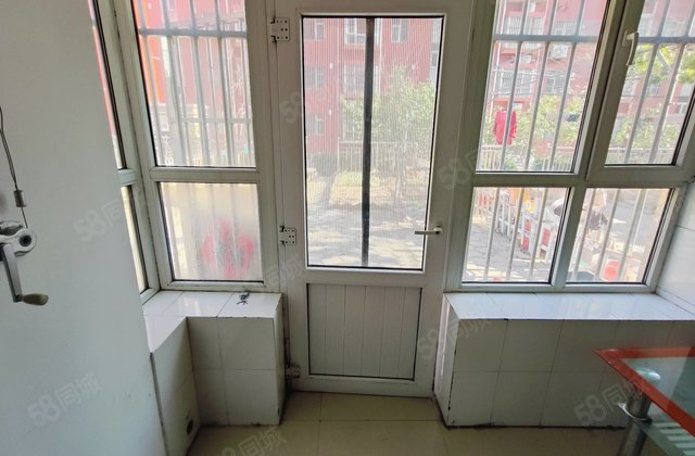 汽车总站 七中附近一楼带大院!星光水晶城三室带储免大税!阿卡