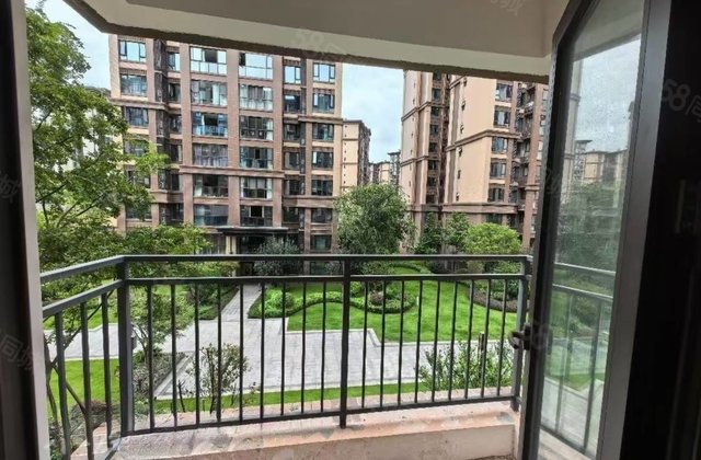 邦泰天著三期4室2厅134㎡95.8万二手房图片