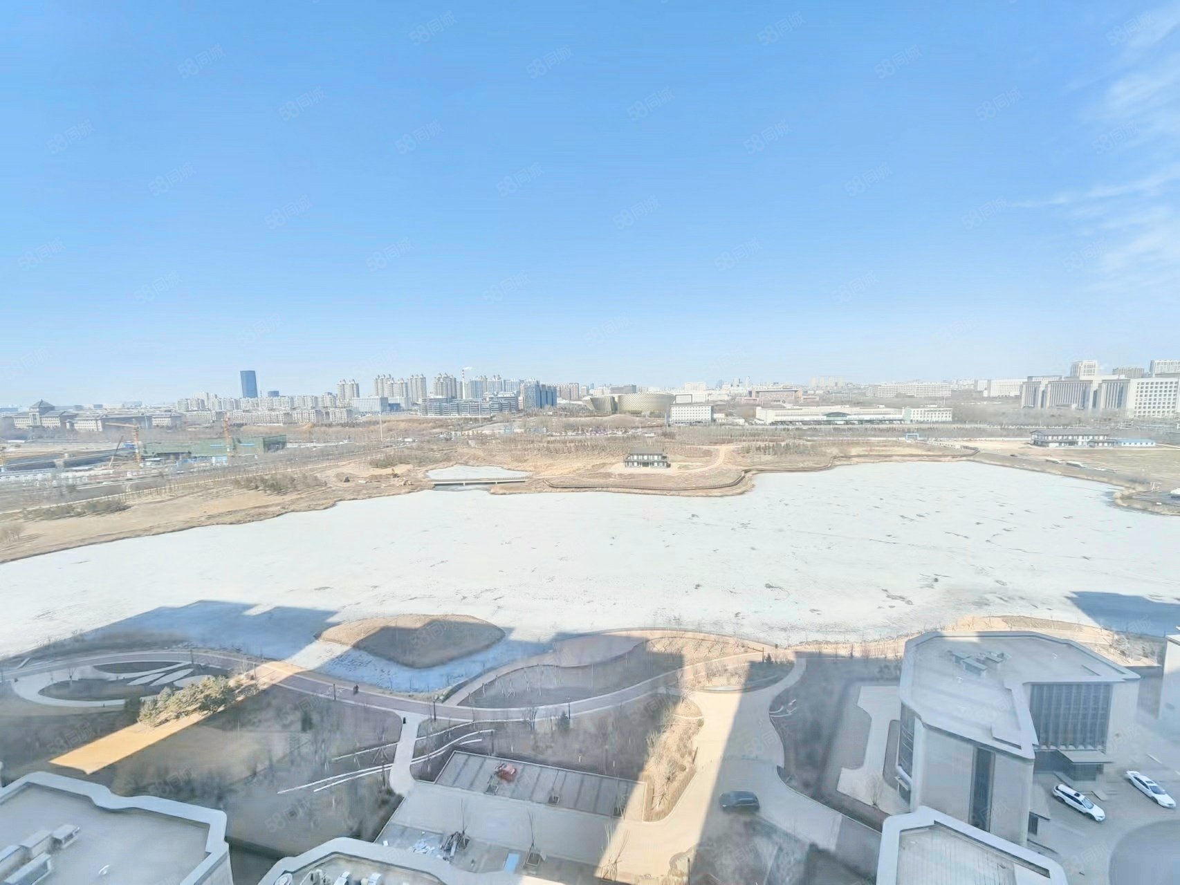 人民大街伟峰壹湖国际有两个车位观景大平层轻轨商场