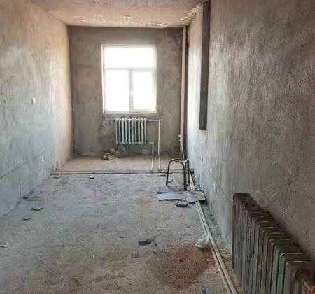 鑫苑小区3室1厅118.71㎡18万二手房图片