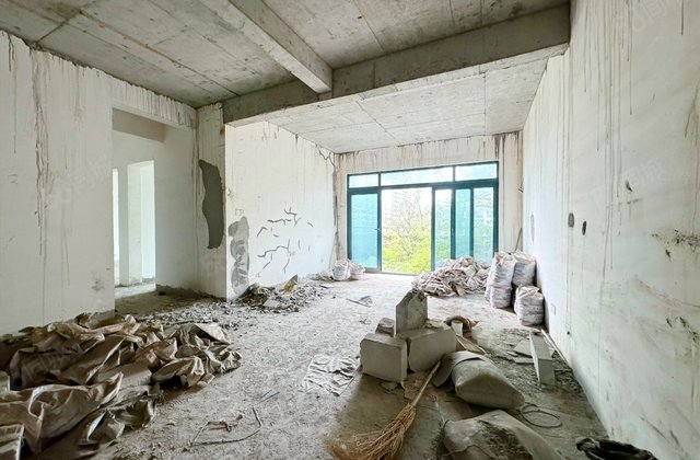 恒大绿洲6室2厅173.82㎡220万二手房图片