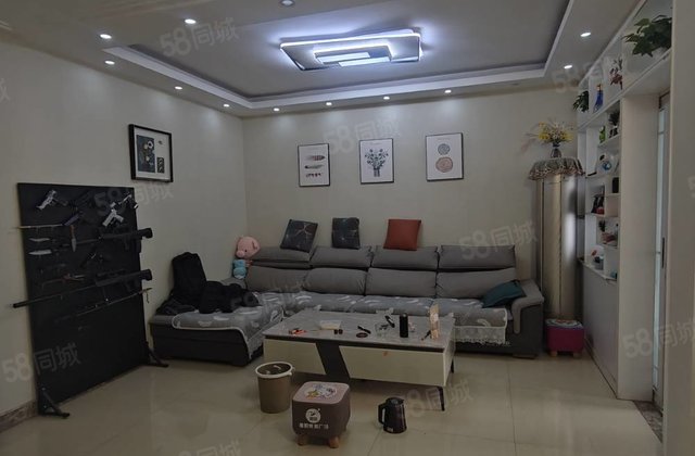 急售万达北精装婚房基本未住！带车位储藏室免大税！