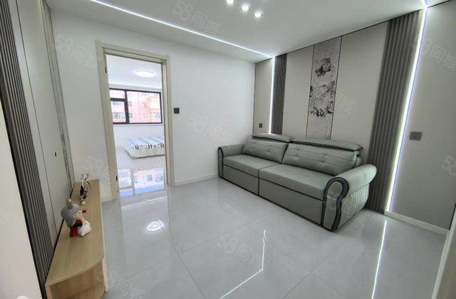 南苑小区(龙沙)2室2厅67㎡23.5万二手房图片