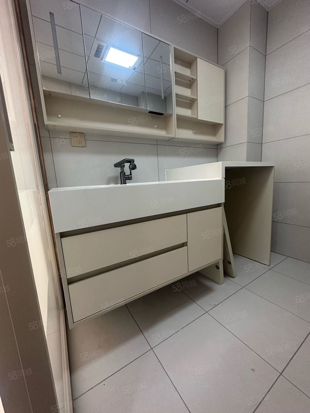 青湖铭城2室2厅1卫84㎡南北35万