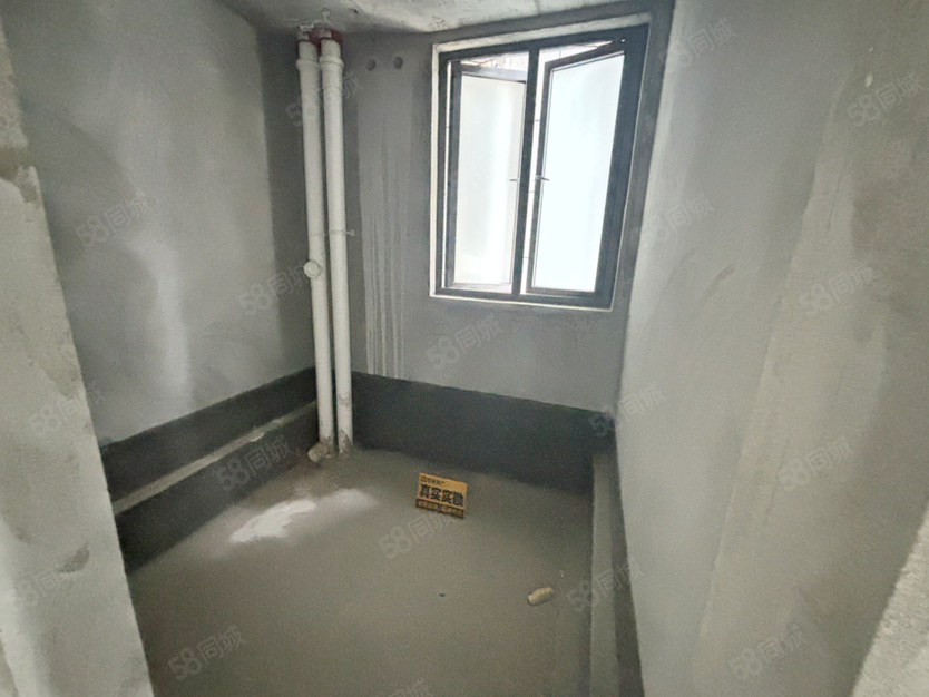 香山苑小区(张湾)3室2厅2卫110㎡南北78万