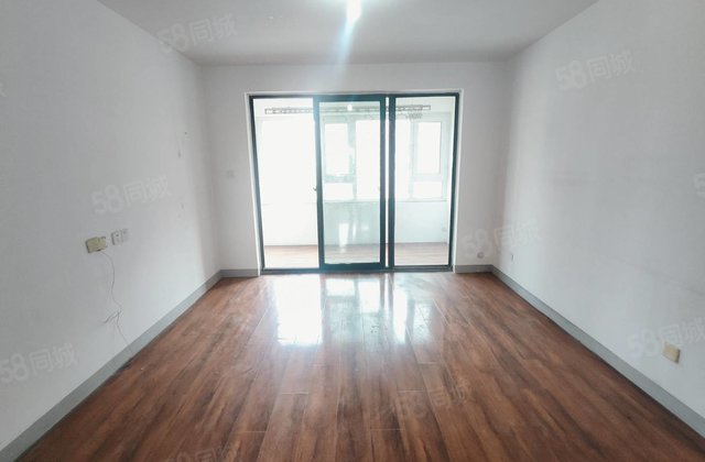 新上徒骇河三叶草！水岸花语二期三室带车位免大税！莲湖新城旁！