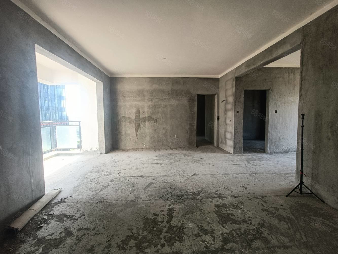 德和领秀广场4室2厅3卫180㎡南北160万