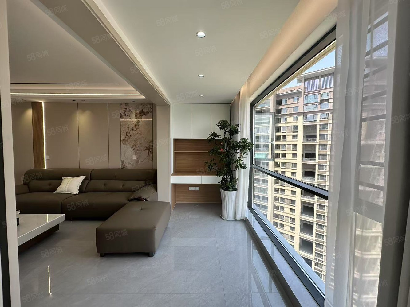 航旅和润居4室2厅2卫126㎡北79.8万