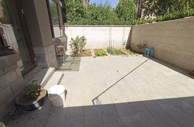 单位家属院 润景苑一楼带院 精装带车储 看房方便