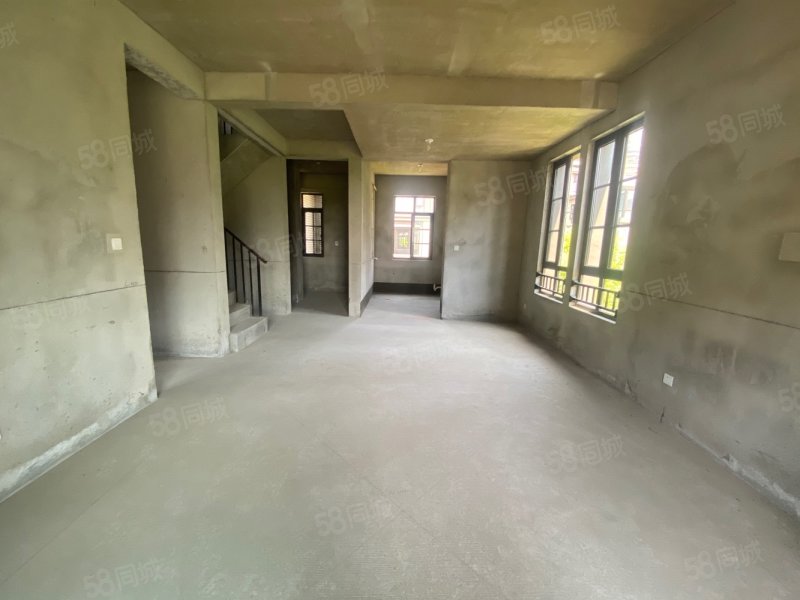 祥生金麟1927上叠边套天花板级的小区绿化环境现诚心出售