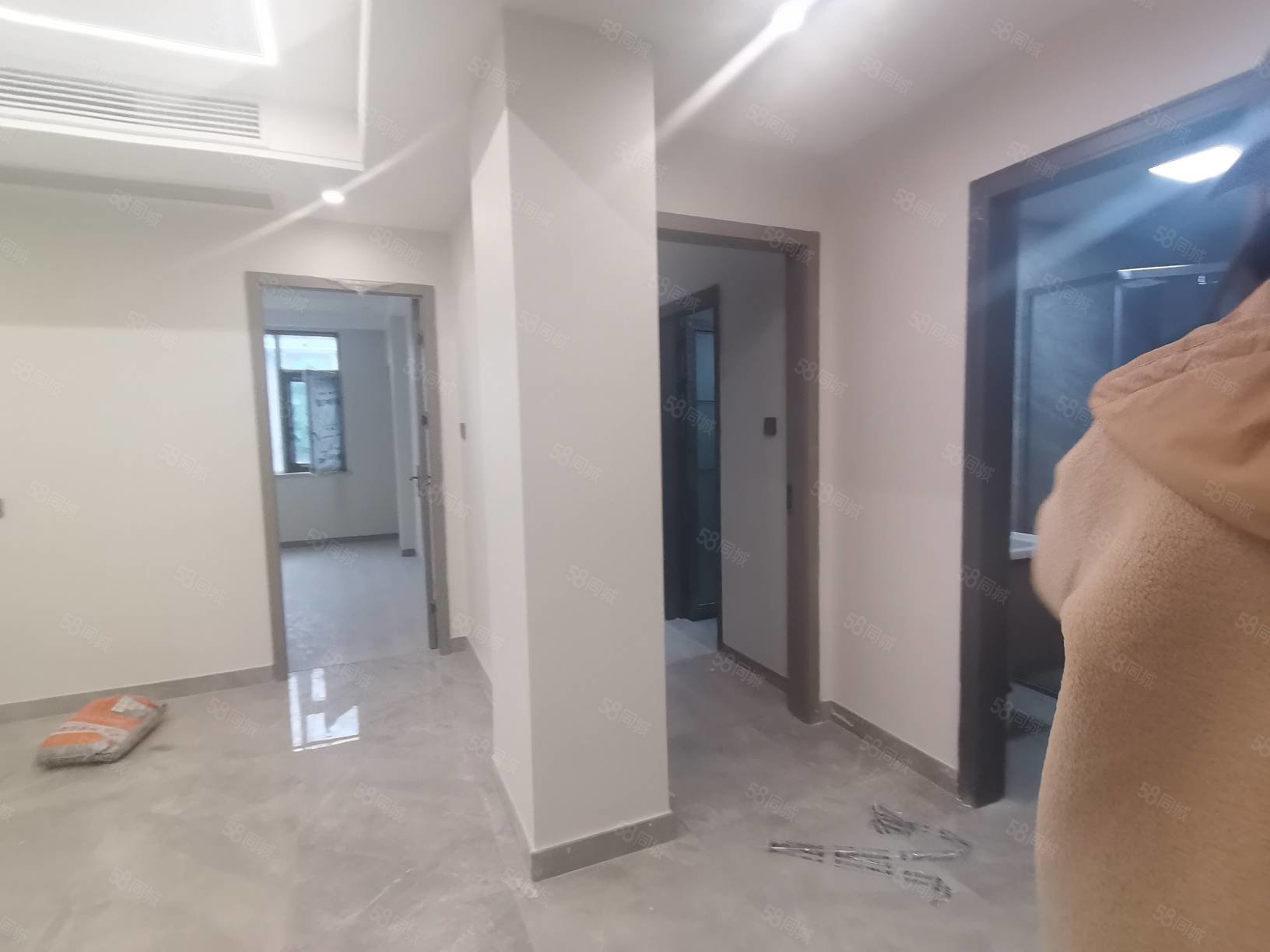 翠光一区3室2厅2卫104㎡南北78万