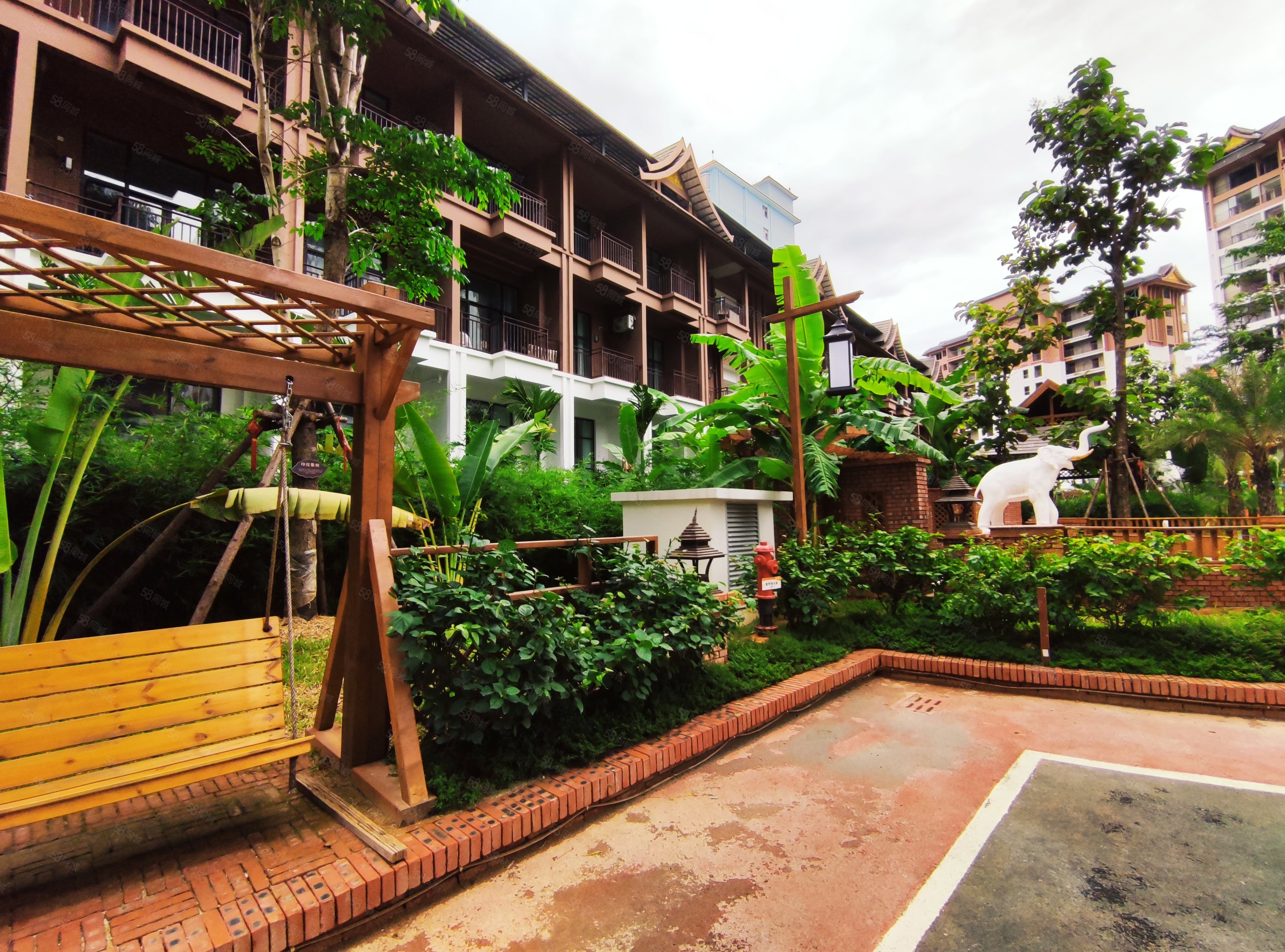 南山别院3室2厅4卫138㎡南北100万