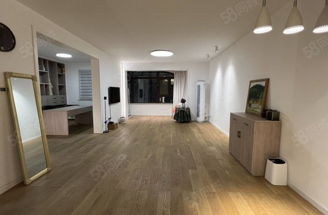 六千多   开发区江北水镇 电梯洋房 精装修 免大税